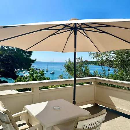 Sea View Macolic בית הארחה